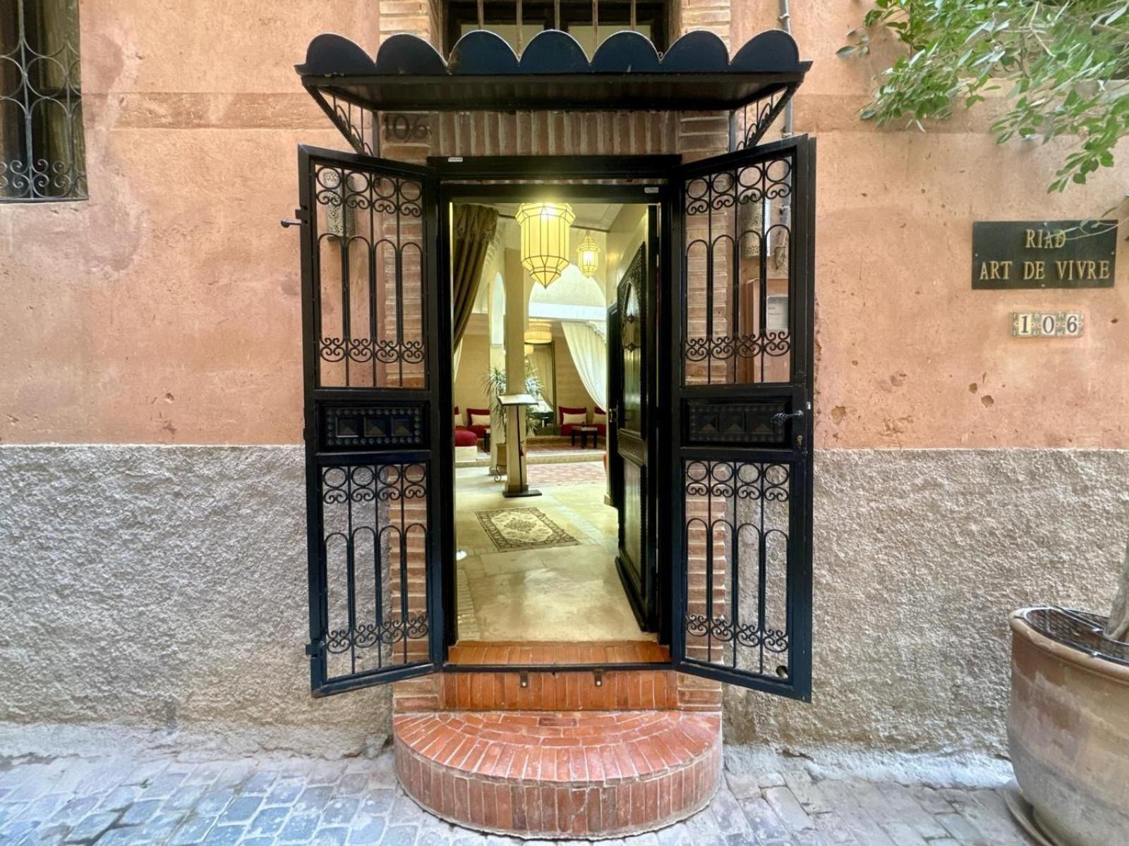 Riad Art De Vivre Avec Jacuzzi マラケシュ エクステリア 写真