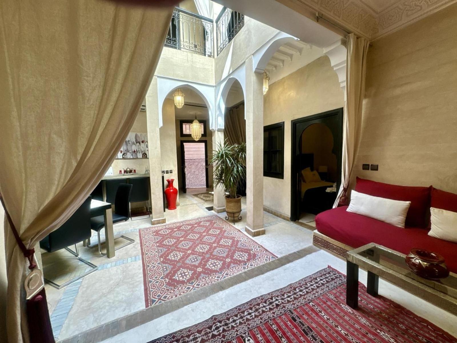 Riad Art De Vivre Avec Jacuzzi マラケシュ エクステリア 写真