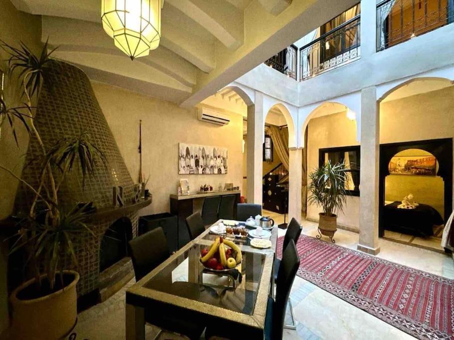 Riad Art De Vivre Avec Jacuzzi マラケシュ エクステリア 写真