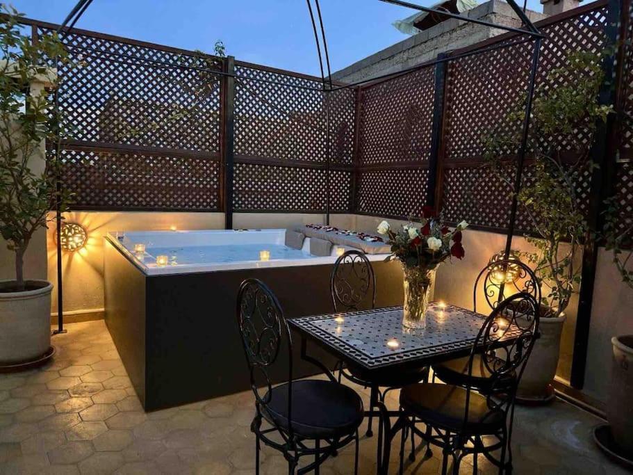 Riad Art De Vivre Avec Jacuzzi マラケシュ エクステリア 写真