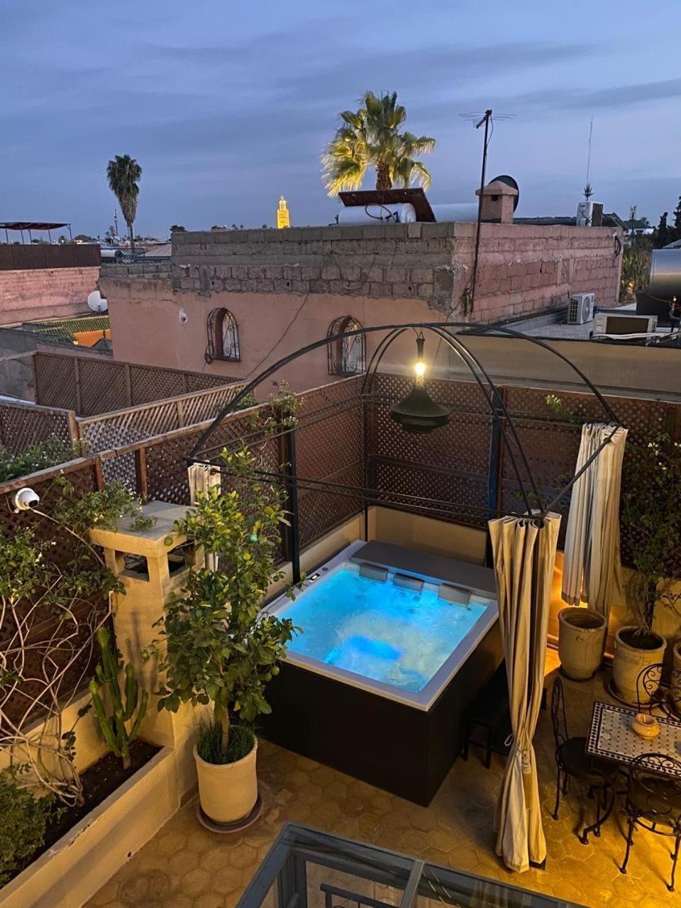 Riad Art De Vivre Avec Jacuzzi マラケシュ エクステリア 写真