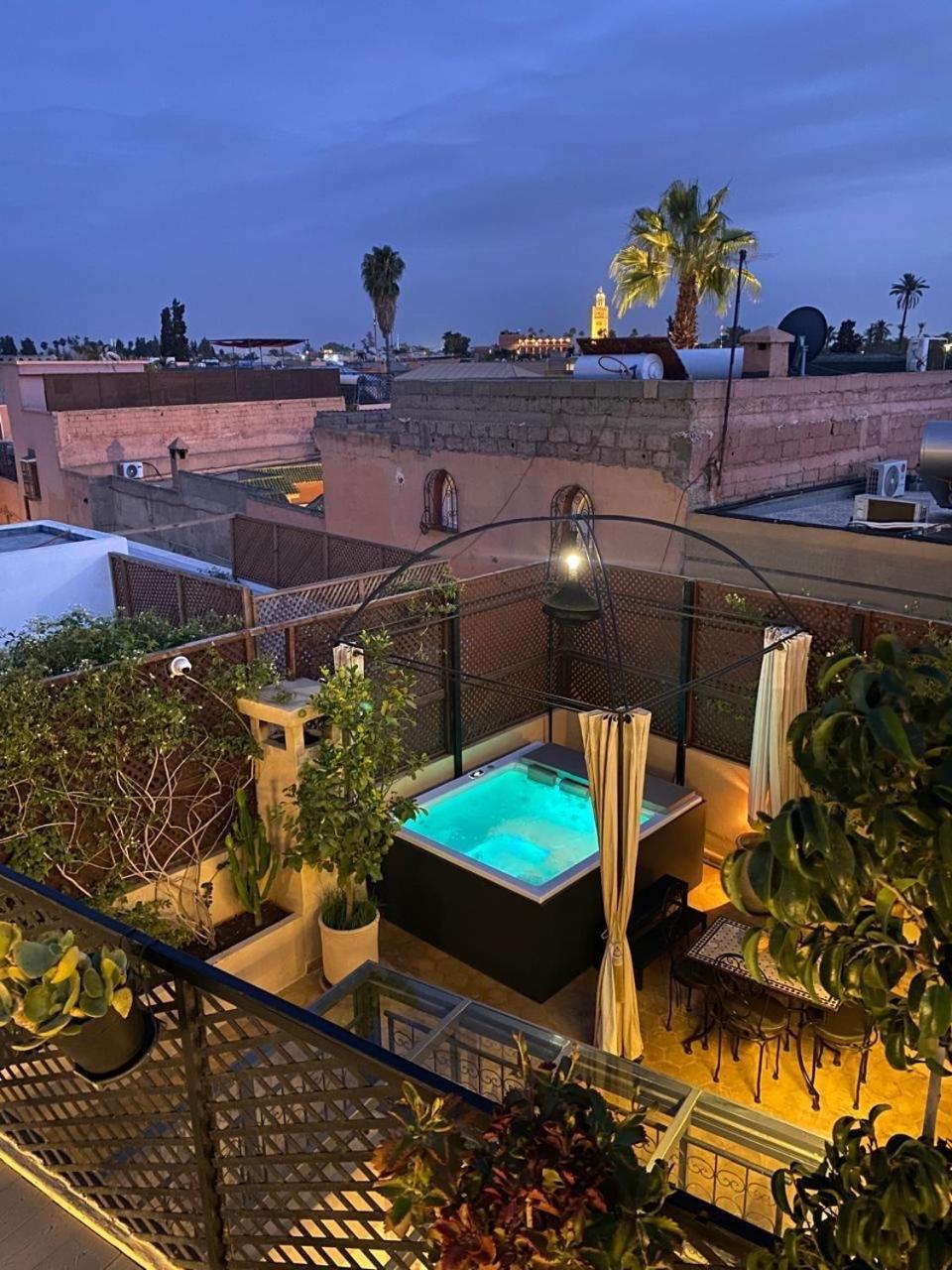 Riad Art De Vivre Avec Jacuzzi マラケシュ エクステリア 写真